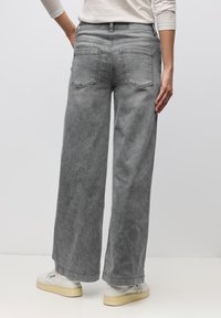 Street One WIDE - Vaqueros holgados - grau