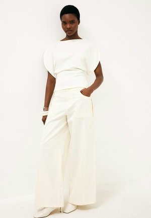NA-KD, SCULPTURAL PUNTO JERSEY TOP - Camiseta básica - white