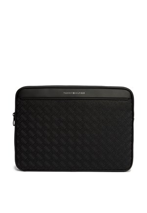 Custodia per laptop rettangolare nera con motivo texturizzato e zip, con logo Tommy Hilfiger su una striscia superiore liscia.