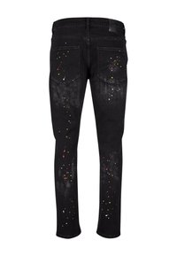 Czarne dżinsy o dopasowanym kroju, z wielokolorowymi plamami farby i wyblakłą strukturą. Zawierają dwie tylne kieszenie oraz skórzaną metkę.