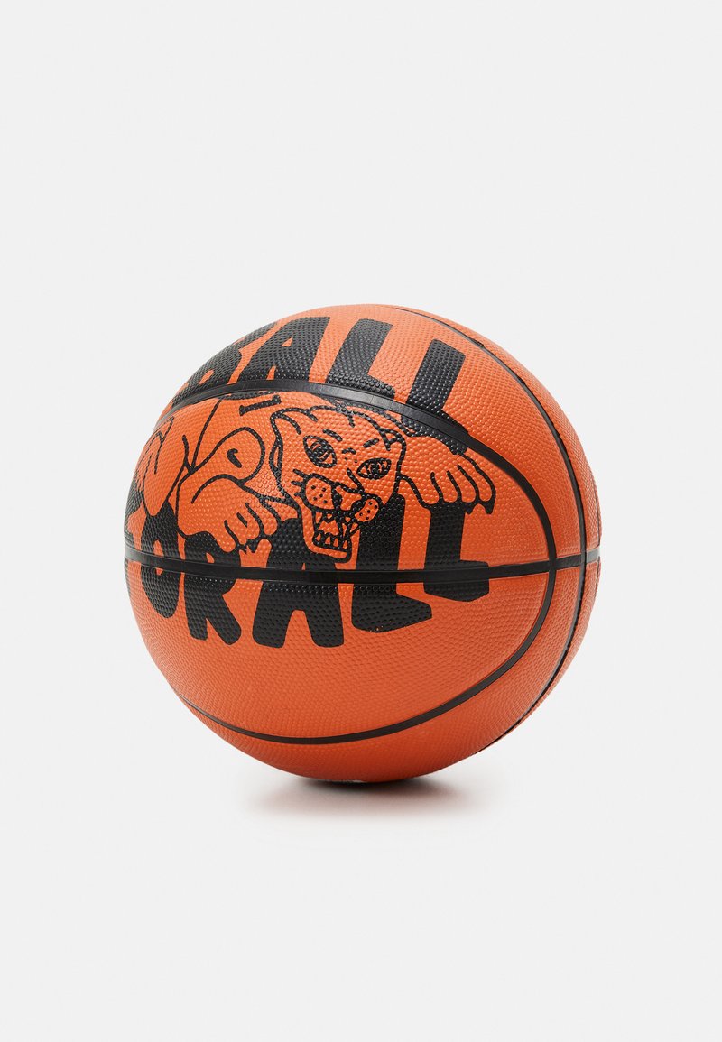 Balón de baloncesto naranja con una superficie texturizada, detalles en negro y una imagen de un pantera con el texto "BALONCESTO."