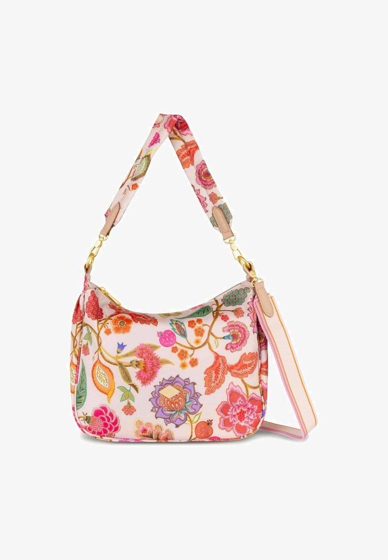 Sac à motif floral avec une base rose, mettant en valeur des fleurs et des feuilles colorées. Comprend une sangle en tissu texturé et des accents en dorure.