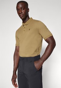 Peak Performance CLASSIC - Poloskjorter - snap green