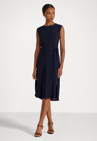 Lauren Ralph Lauren BELTED BUBBLE CREPE DRESS - Dienas kleita - lighthouse navy