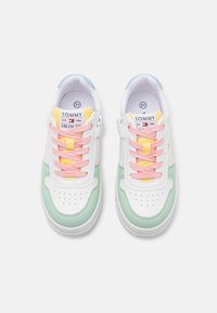 Tommy Hilfiger NATHAN - Zapatillas - multicolor