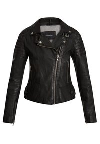 Veste de moto en cuir noir avec des accents matelassés aux épaules, fermeture éclair asymétrique, deux poches avant et détail de col à pression.