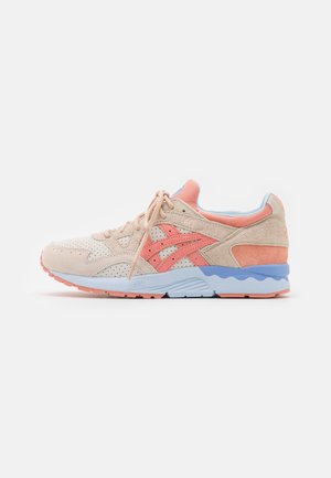 ASICS SportStyle Tenisky - beige