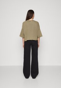 ONLY Tall ONLLUCY LIFE OVERSIZE TEE - Topper langermet - kalamata