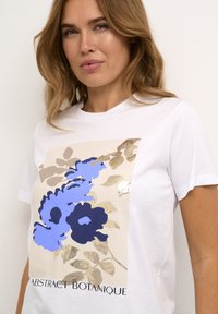 Kaffe POLLY - Trükipildiga T-särk - opt.white sand flower print