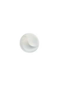 Vit, rund keramisk föremål med en slät yta, som har en subtil, spiralerande design på ena sidan. Glansig yta utan synliga mönster.