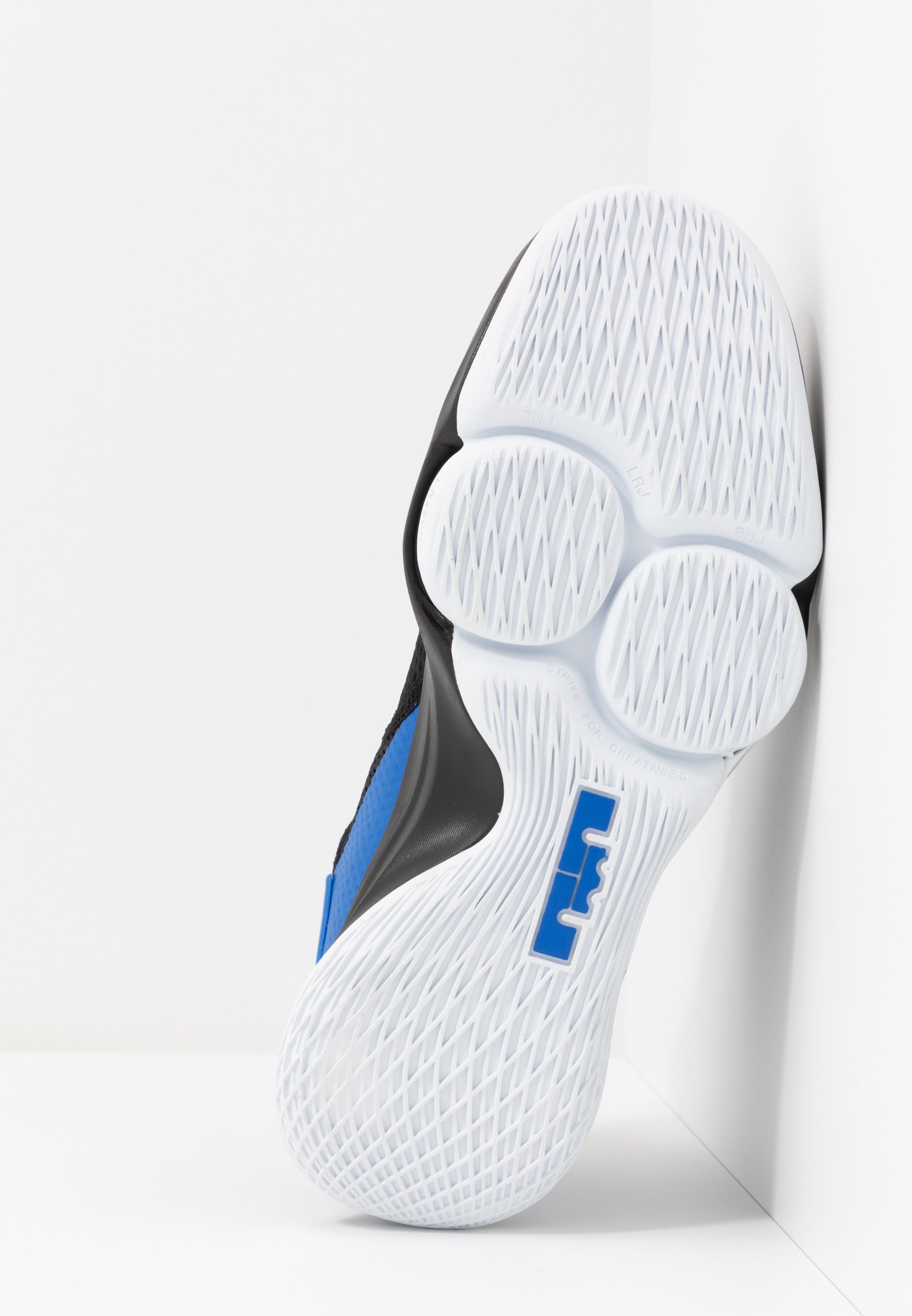 lebron witness 4 zalando