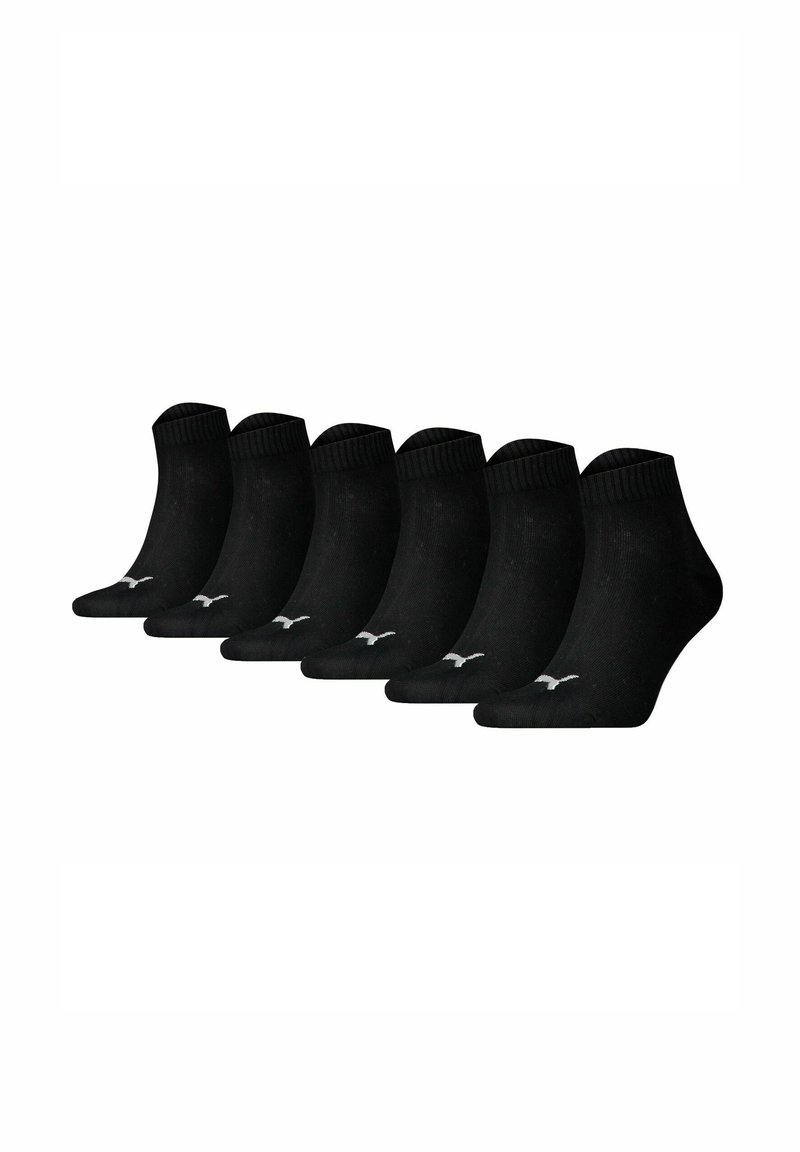 Schwarze Knöchelsocken, Sechserpack, aus einem weichen Stoff hergestellt. Mit einem gerippten Bund und einem kleinen weißen Logo an der Seite.