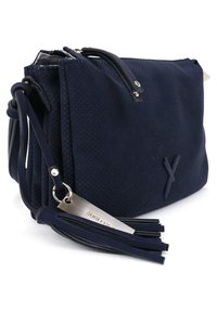 Borsa a tracolla in pelle perforata blu navy con chiusura a zip, tracolla regolabile e etichetta in metallo. Presenta una finitura testurizzata e dettagli con frange.