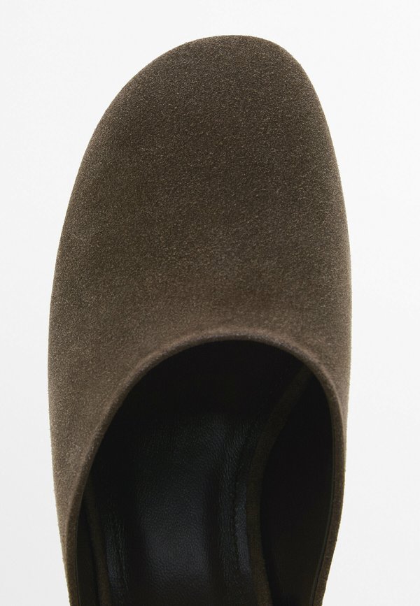 SPLIT - Mules - sand3