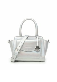 Borsa metallizzata argento con manici corti e una tracolla regolabile. Presenta una texture liscia, chiusura a patta e un distintivo accent circolare.