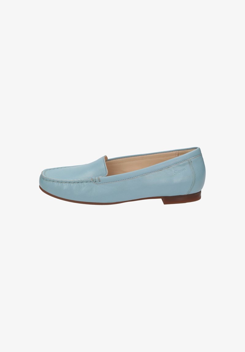 Mocassin en cuir bleu clair à enfiler avec un petit talon marron et des détails de couture le long de l'avant arrondi.