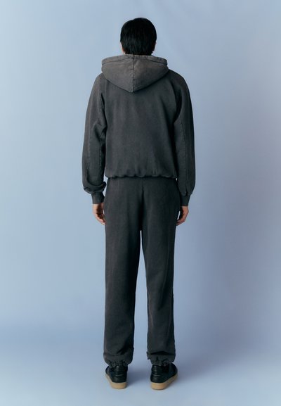 Han Kjøbenhavn REGULAR PANTS UNISEX - Tepláky - grey