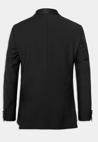 Zwarte blazer met een satijnen sjalomslag en een enkele split. Voorzien van knopen en een getailleerde pasvorm. Strakke lijnen en een soepele textuur.
