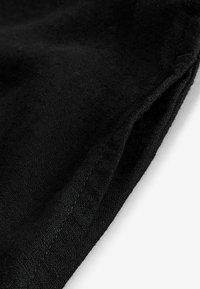 Thumbnail Image 7