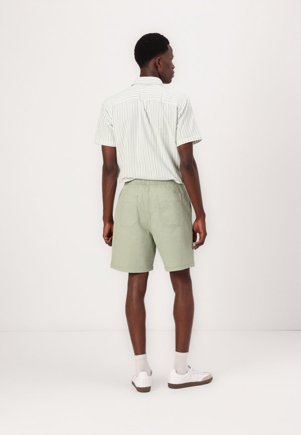 ESSENTIAL EASY  - Shorts - desert sage3
