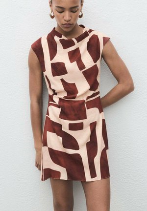 Short-sleeved dress featuring a geometric abstract pattern in red and beige, with a high neckline and fitted silhouette.