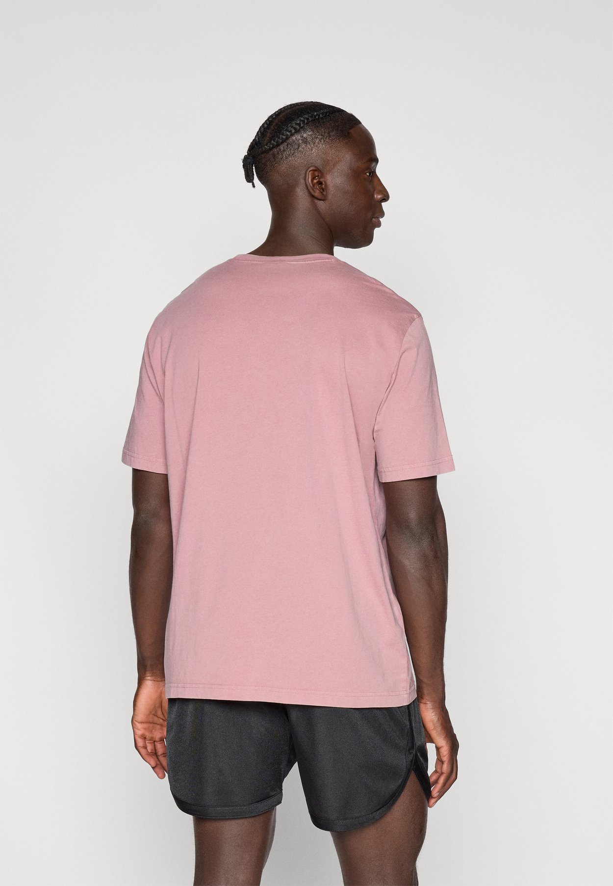 ICONS WASH CREWNECK
