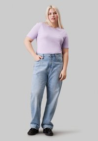 Calvin Klein Jeans PLUS EMBRO BADGE REGULAR TEE - Basic póló - pastel lilac