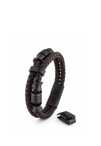 Pulsera trenzada de cuero marrón oscuro con detalles metálicos negros y cierre desmontable, mostrada sobre un fondo blanco.