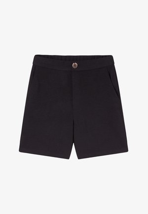 Czarne szorty wykonane z lekkiego materiału, z zapięciem na guziki z przodu, dwiema bocznymi kieszeniami oraz luźnym krojem i prostym designem.
