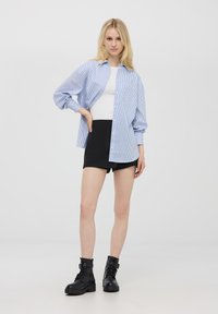 Terranova AMPIA IN A RIGHE - Camicia - celeste