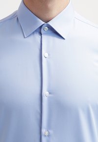 HUGO JENNO - Camisa - light/pastel blue