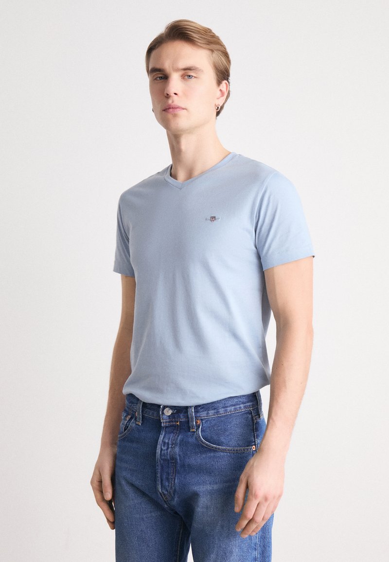 GANT SLIM SHIELD V NECK - Camiseta básica - hellblau