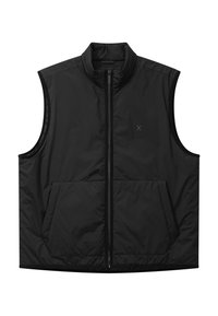 Chaleco acolchado sin mangas negro con cremallera frontal y dos grandes bolsillos delanteros, con un pequeño logo sutil bordado en el pecho.