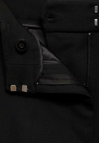 Mango Hlače - black