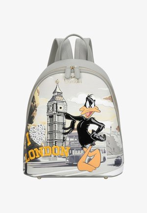 Zaino grigio in pelle sintetica con un motivo grafico di un'anatra cartone animato e la scritta "I LOVE LONDON" con accenti di strass e uno skyline di Londra.