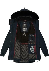 Mornarica parka s kapom obloženom umjetnim krznom, podstavom od šava, crvenim naglascima, zatvaranjem na patentni zatvarač i više džepova s detaljima logotipa.