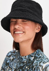 Next BORG BUCKET HAT - Klobúk - black
