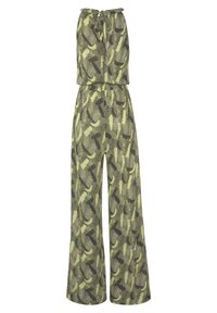 Grüner Jumpsuit mit einem blätterartigen Muster in dunklem Grün und Beige. Er hat einen Bindekragen und ein weites Bein-Design für eine fließende Silhouette.