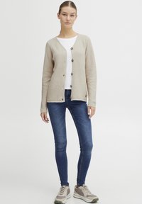 Oxmo OXHelga - Gilet - oatmeal