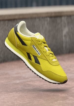 CLASSIC AZ - Sneakers low - twisted chartreuse/chalk/washed black