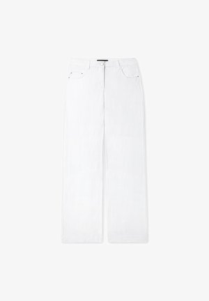 Weiße, weit geschnittene Hosen aus Denim. Mit zwei frontalen Taschen, einem Knopfverschluss und sauberer, minimaler Naht. Glatte Textur.