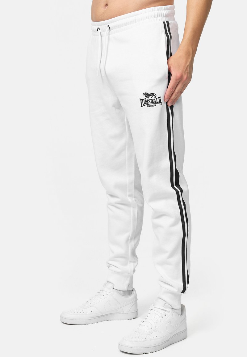 Lonsdale - NORMALE PASSFORM FOINDLE - Pantalones deportivos - white black, Ampliar