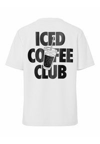 Vit bomull t-shirt med en stor svart tryck på baksidan som inkluderar "ICED COFFEE CLUB" och en grafik av en dryck med sugrör.