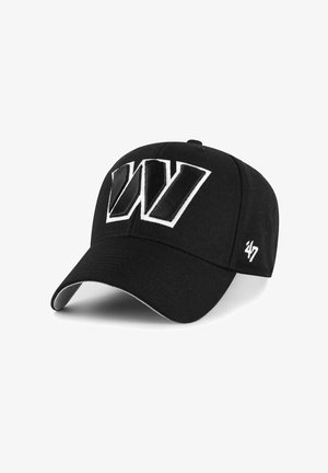 Schwarze Baseballkappe mit einem großen, weißen, aufgestickten "W" auf der Vorderseite, ausgestattet mit einer gebogenen Schirm und einem kleinen weißen Logo an der Seite.