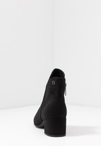 Tamaris Tronchetti - black