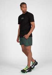 Wrong Friends CORFU - Shorts - green