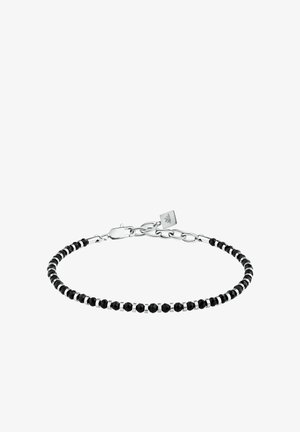 Bracciale in perle nere con perle nere lucide e accenti argentati. Fissato con un moschettone e un'estensione a catena argentata.