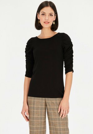 - T-shirt basic