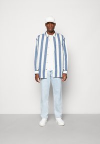 Levi's® SILVERTAB OVERSIZE - Camisa -  indigo