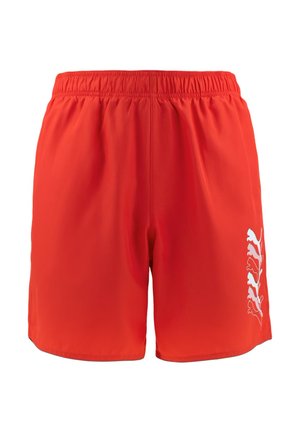 Pantalones cortos deportivos rojos con una banda elástica en la cintura, que presentan un diseño gráfico blanco en el lateral y están hechos de un tejido suave y ligero.